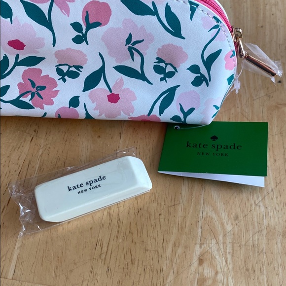 kate spade Pink Floral Zip Pencil Pouch NWT However it only comes eraser - Picture 2 of 9